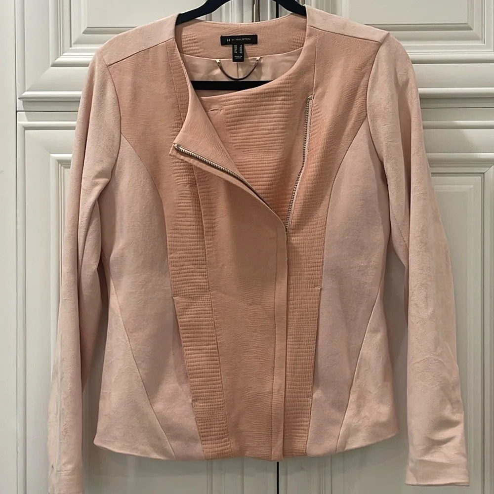 H by Halston Women's Size 6 pink
Long Sleeve Zip Up lined Blazer with flaw - Picture 1 of 15